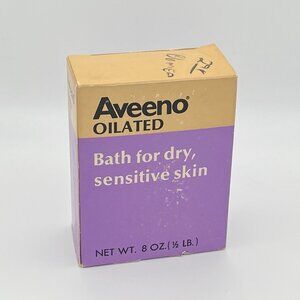 Vintage 70s 80s Aveeno Oilated Bath for Dry Sensitive Skin 8oz Box RARE Retro